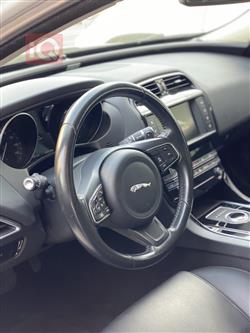 جاكوار XE